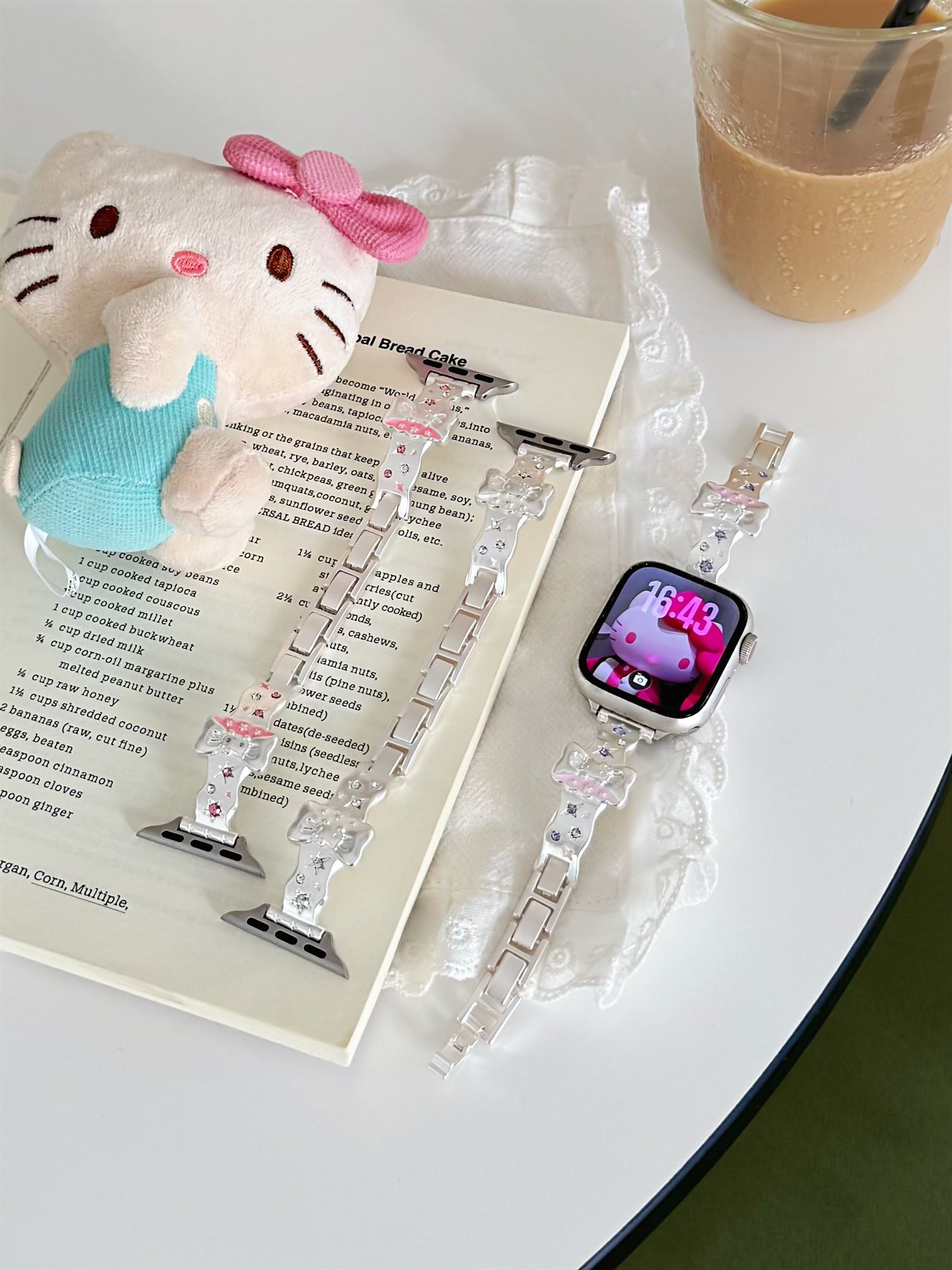 P02 jewelry chain smartwatch band retail presentation photo for packaging discussion