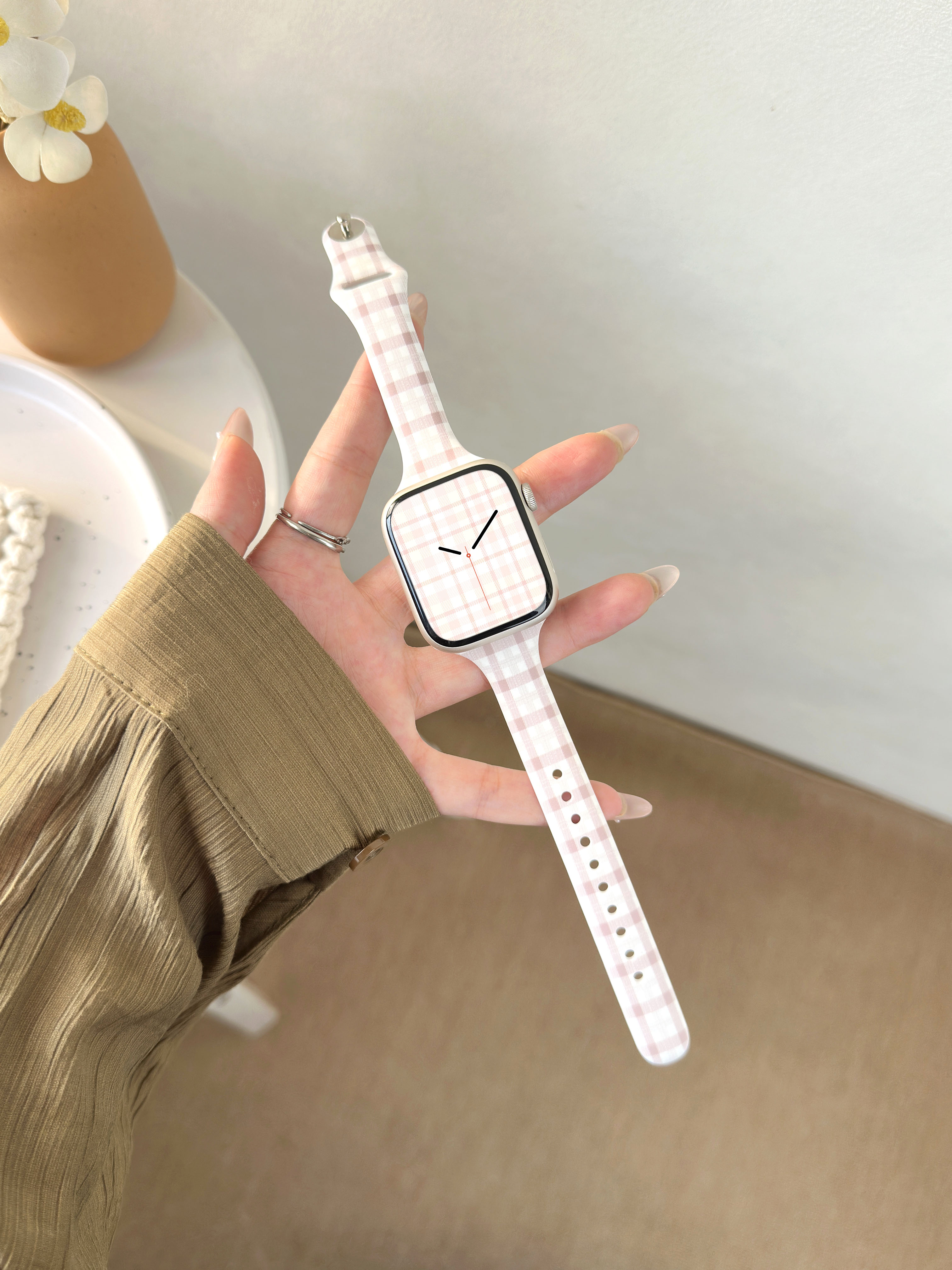 Light gray plaid printed silicone Apple Watch band